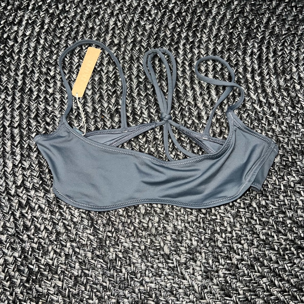 Skims Micro Scoop Bikini Top L - Size Large Skims Bikini Top in Gunmetal